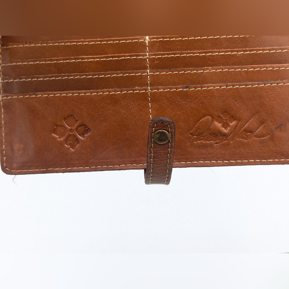Patricia Nash Stylish Brown Gorgeous Leather Wristlet - Picture 5 of 10